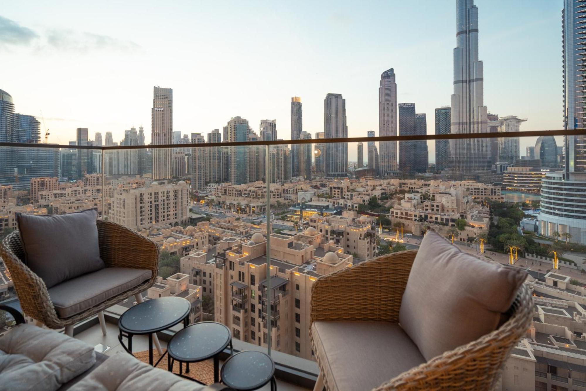 Appartamento Prime Retreats @ Burj Royale By Emaar Dubai Esterno foto
