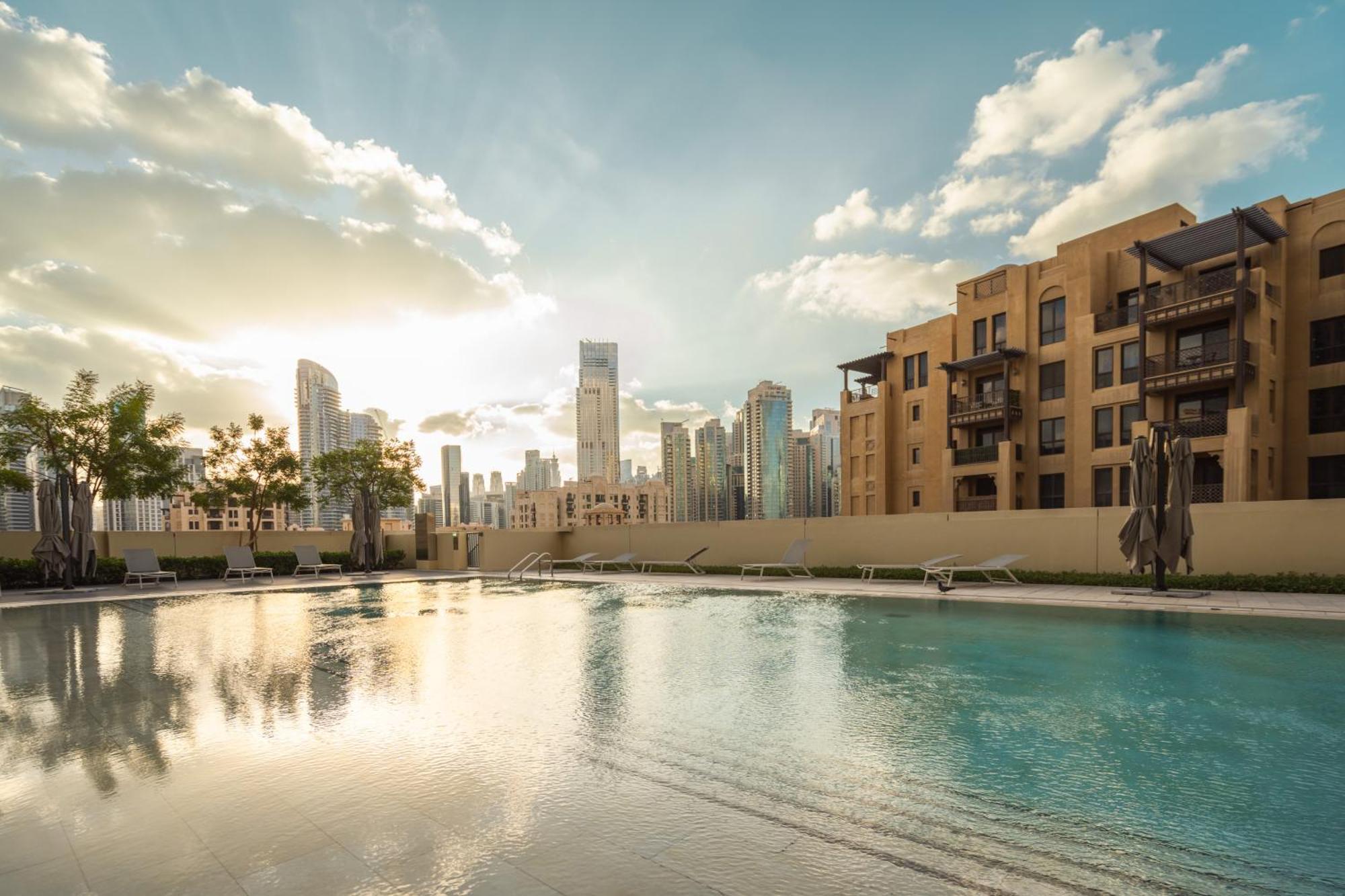 Appartamento Prime Retreats @ Burj Royale By Emaar Dubai Esterno foto