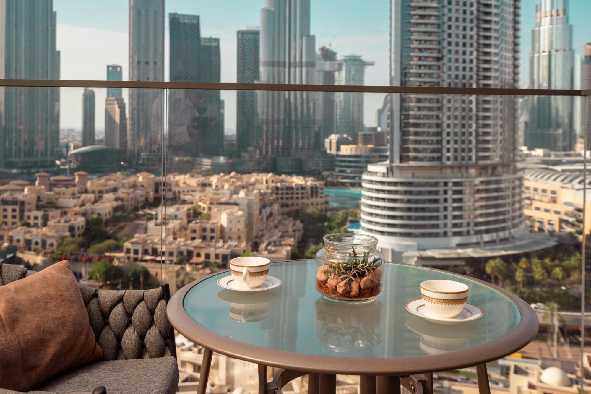 Appartamento Prime Retreats @ Burj Royale By Emaar Dubai Esterno foto