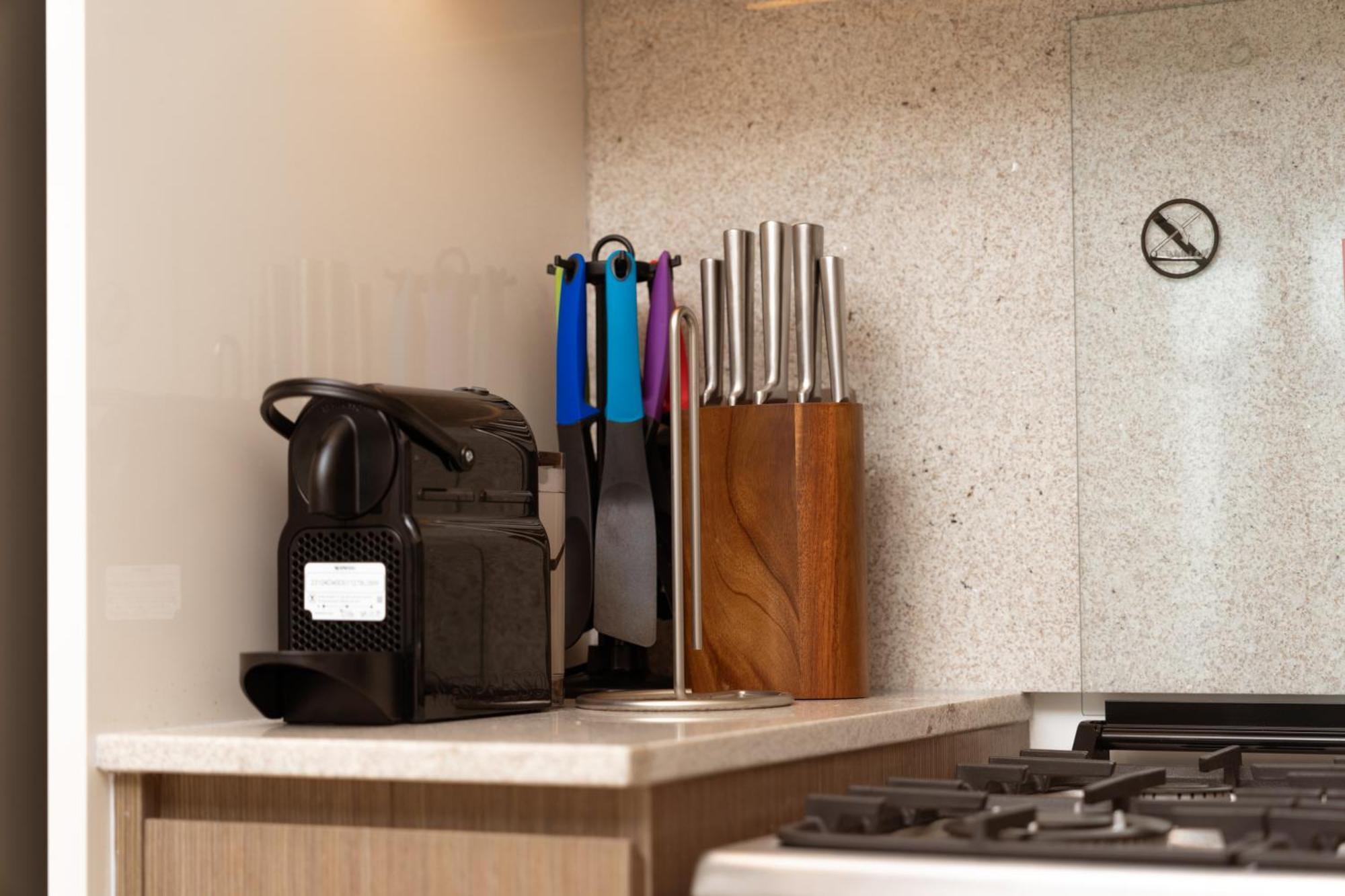 Appartamento Prime Retreats @ Burj Royale By Emaar Dubai Esterno foto