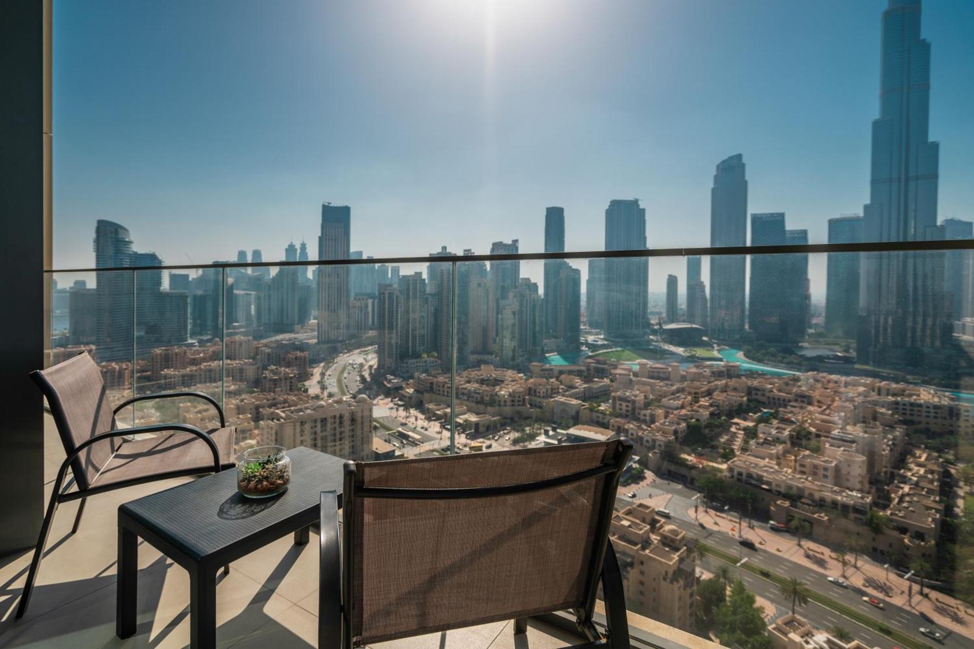 Appartamento Prime Retreats @ Burj Royale By Emaar Dubai Esterno foto