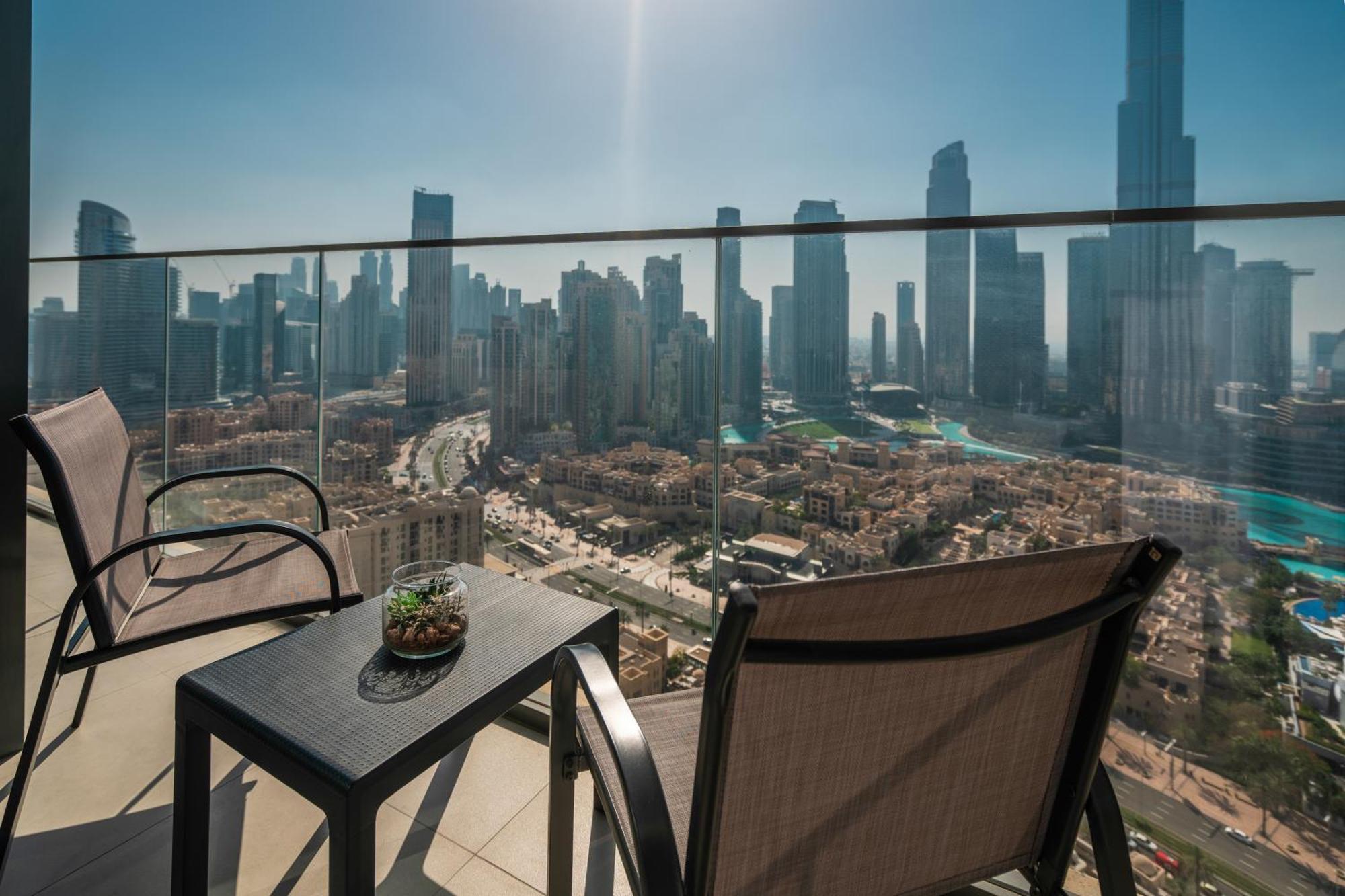 Appartamento Prime Retreats @ Burj Royale By Emaar Dubai Esterno foto